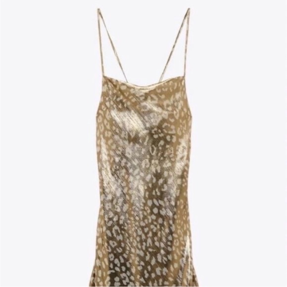 Metallic gold colored leopard-print, size Medium, gown, party, evening. - Picture 9 of 9